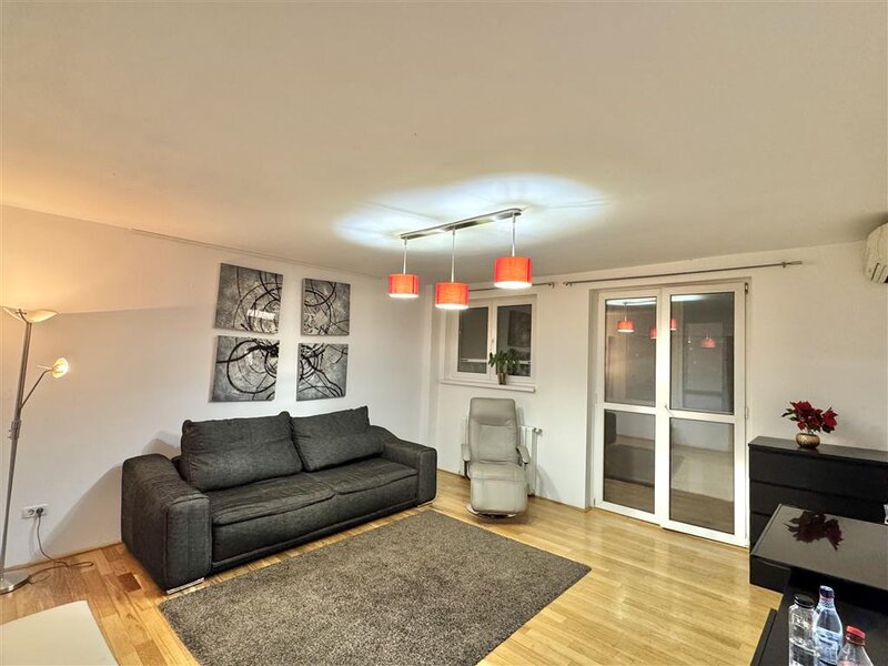 Piata Amzei 3 Minute Metrou 3 camere locuit - birouri - cabinete