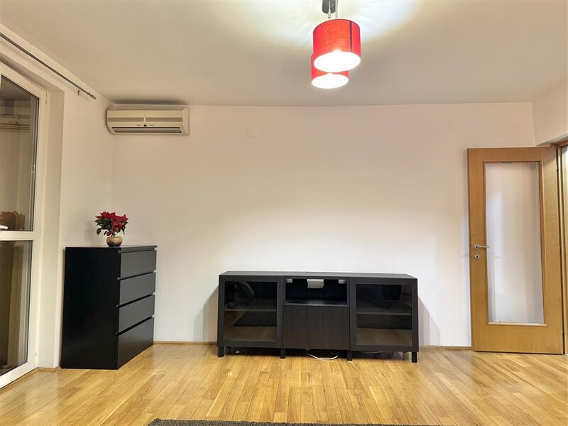 Piata Amzei 3 Minute Metrou 3 camere locuit - birouri - cabinete